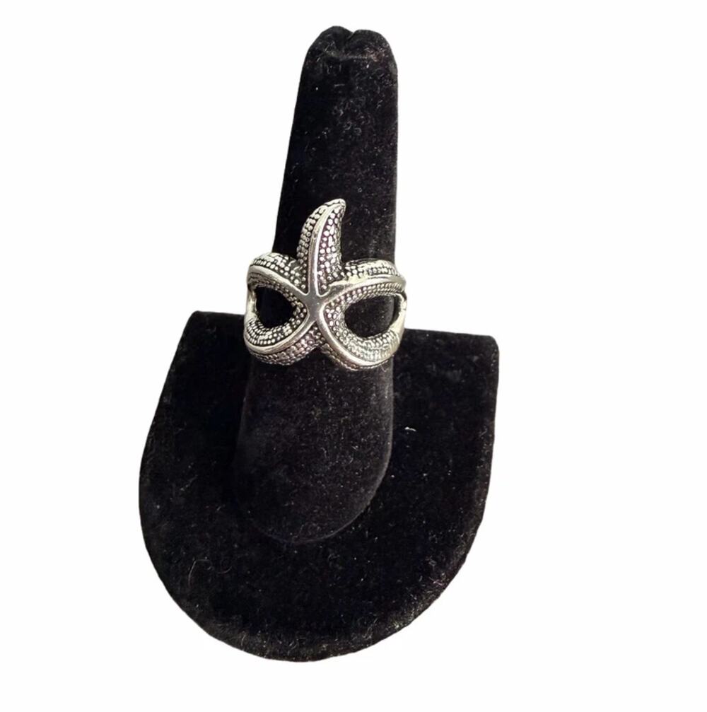 Silver tone starfish open cocktail statement ring - size 8.25